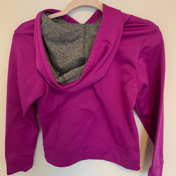 A purple Northface sweatshirt - Picture 3 of 3